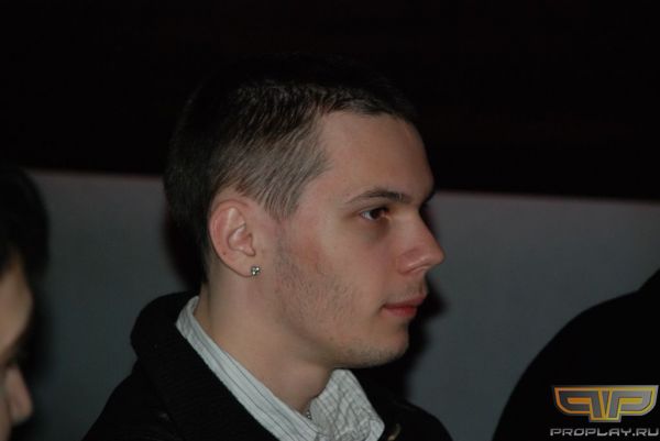 diNGo ������� �������� �� EYEsports